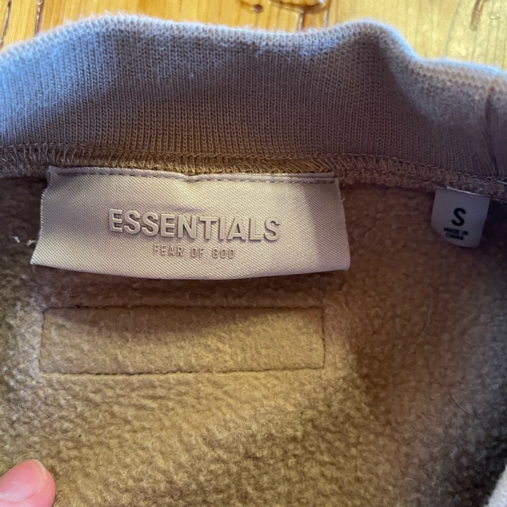 Essentials Sweatshirt - Picture 3 of 5
